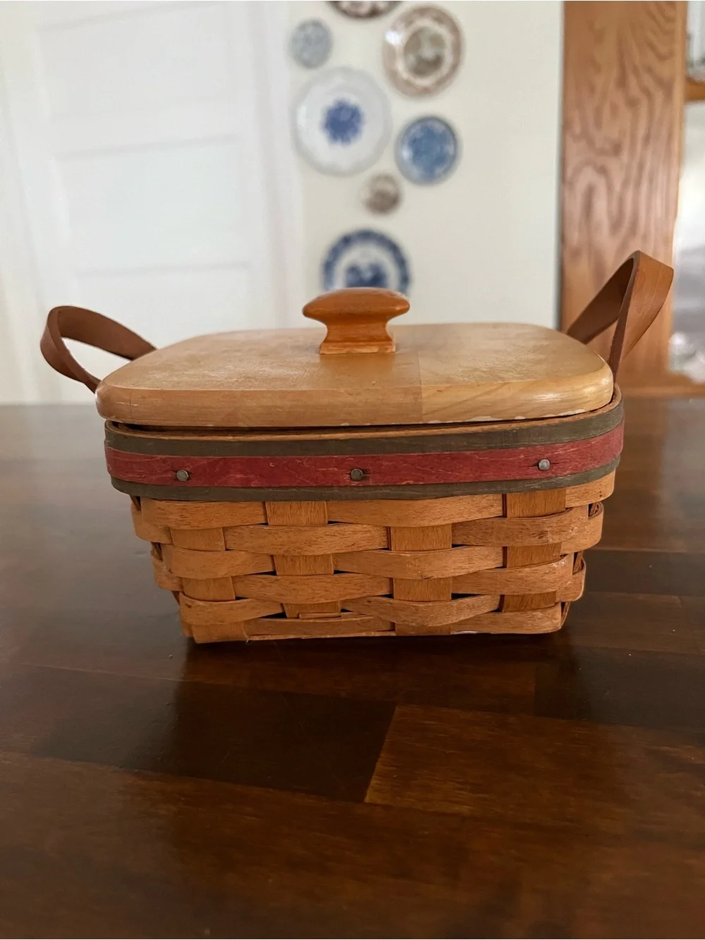 Longaberger Small Berry Basket with Lid, 1991